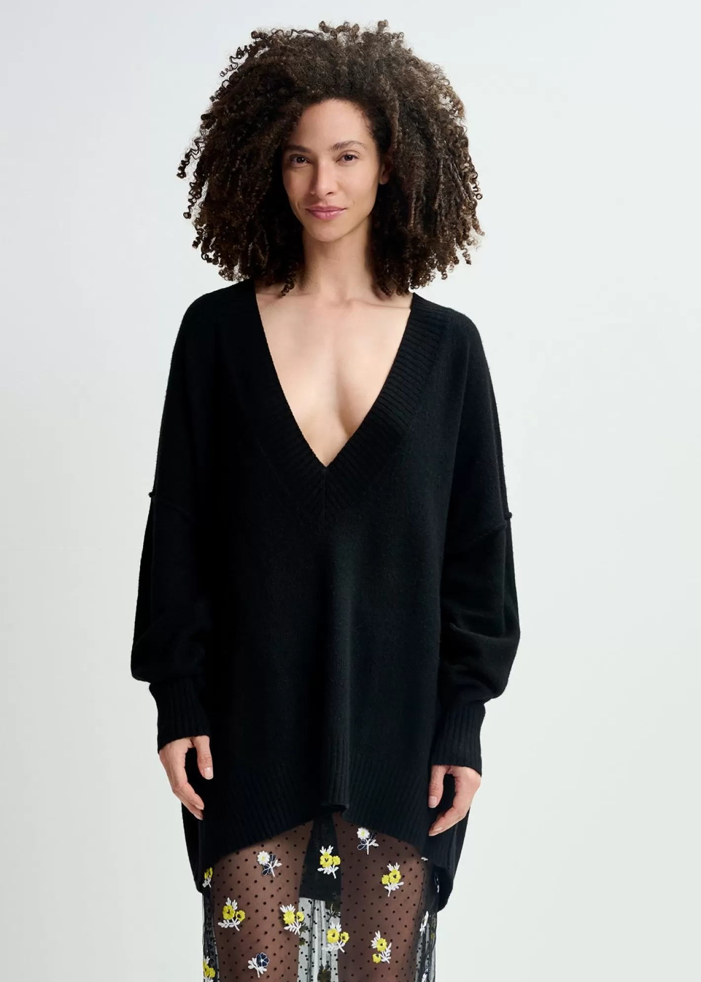 Hot oversized V-neck knit sweater Fall 2024 Collection | Sweaters & Cardigans