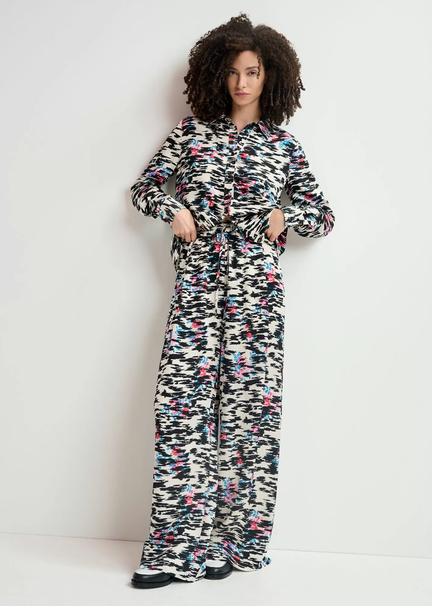 Cheap Black, white and multicolored zebra-print wide-leg pants Prints | Pants & Shorts