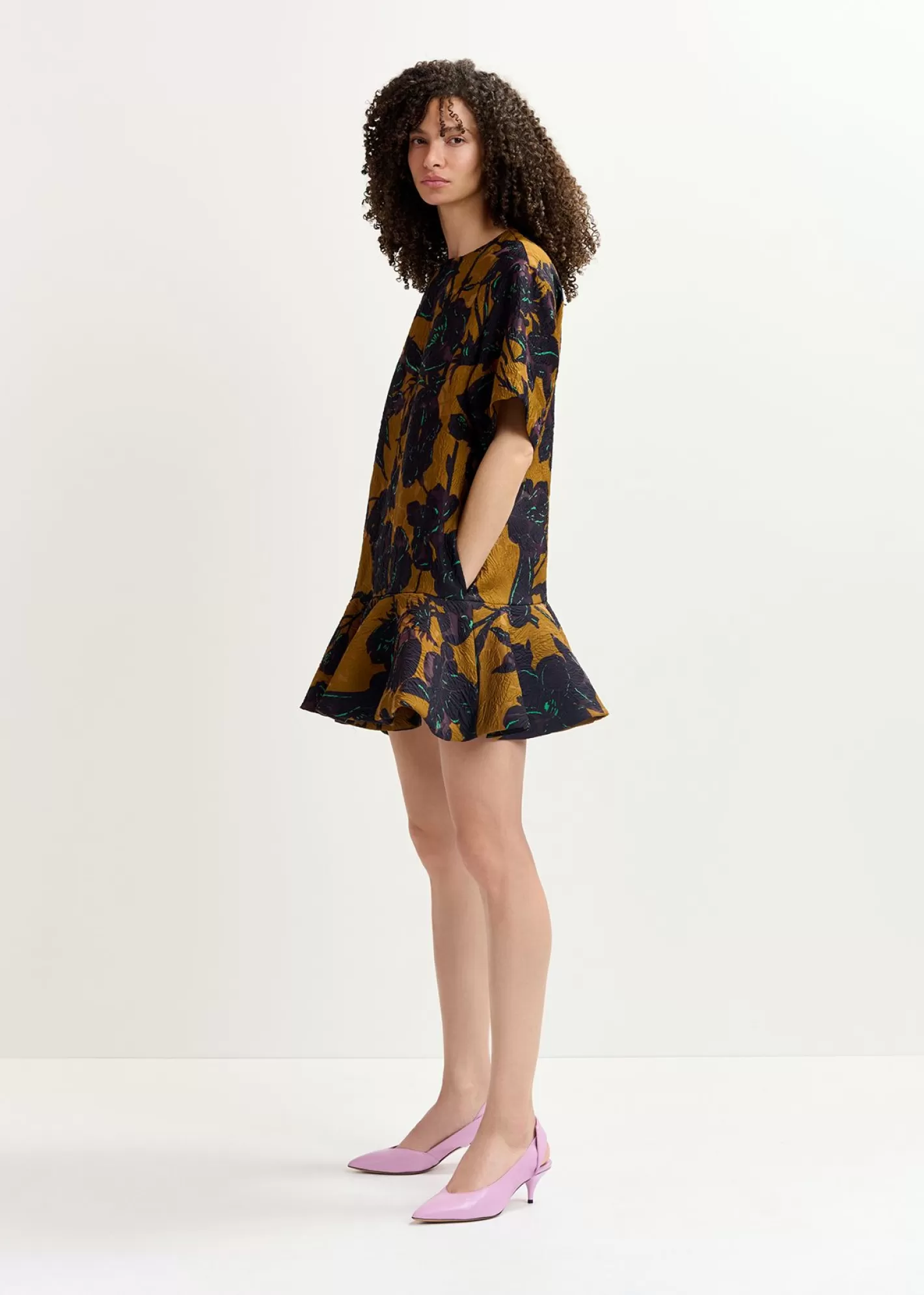 Outlet Bronze and navy blue mini dress with floral print Fall 2024 Collection | Prints