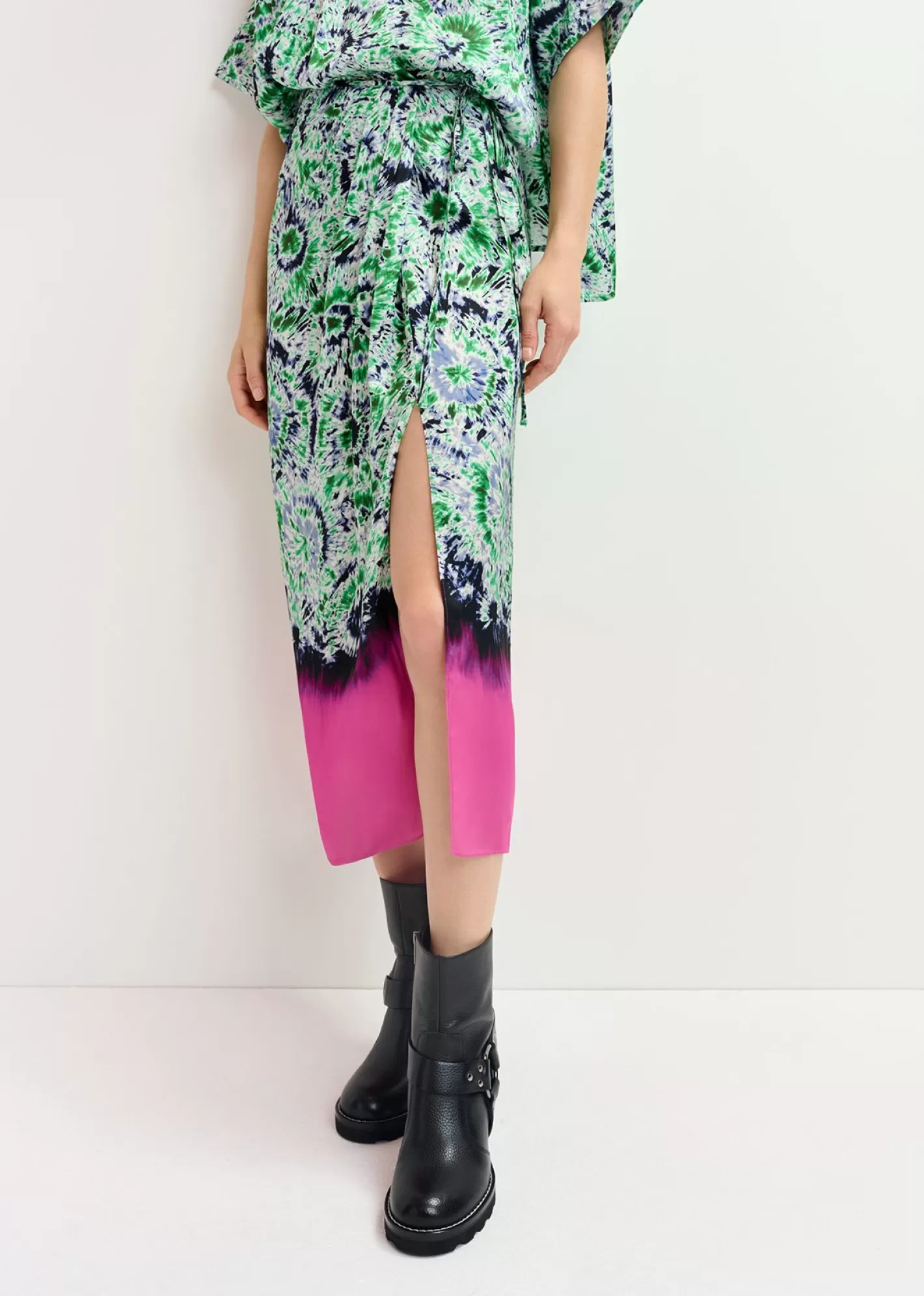 Cheap Green and navy blue printed midi skirt with dip-dyed effect Fall 2024 Collection | Prints