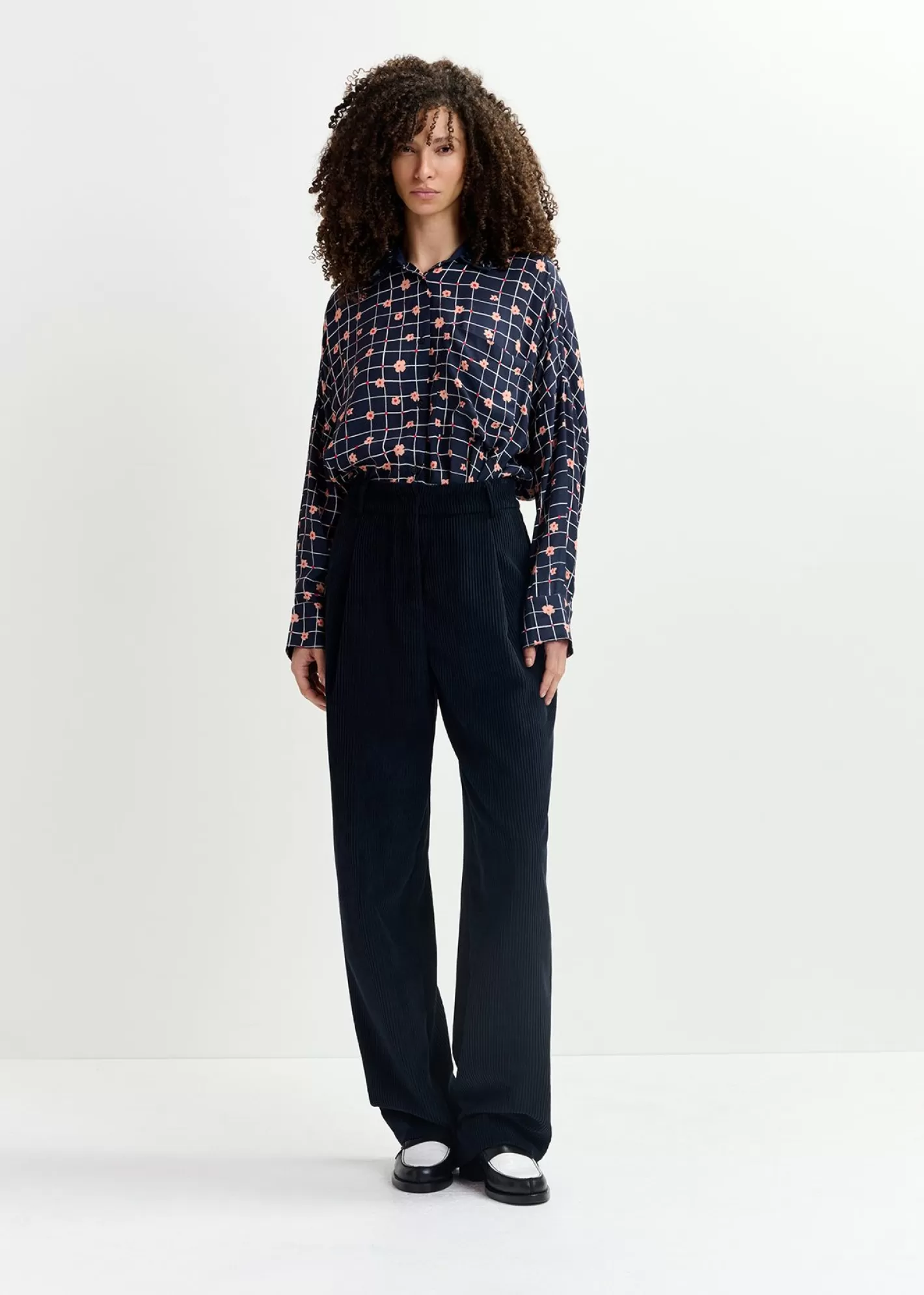 Cheap Navy blue floral-print shirt with sequin-embellished collar Fall 2024 Collection | Prints