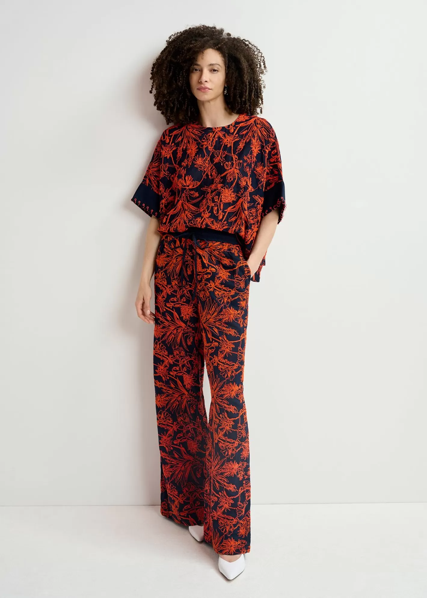 Flash Sale Navy blue wide-leg pants with floral embroideries Fall 2024 Collection | Pants & Shorts