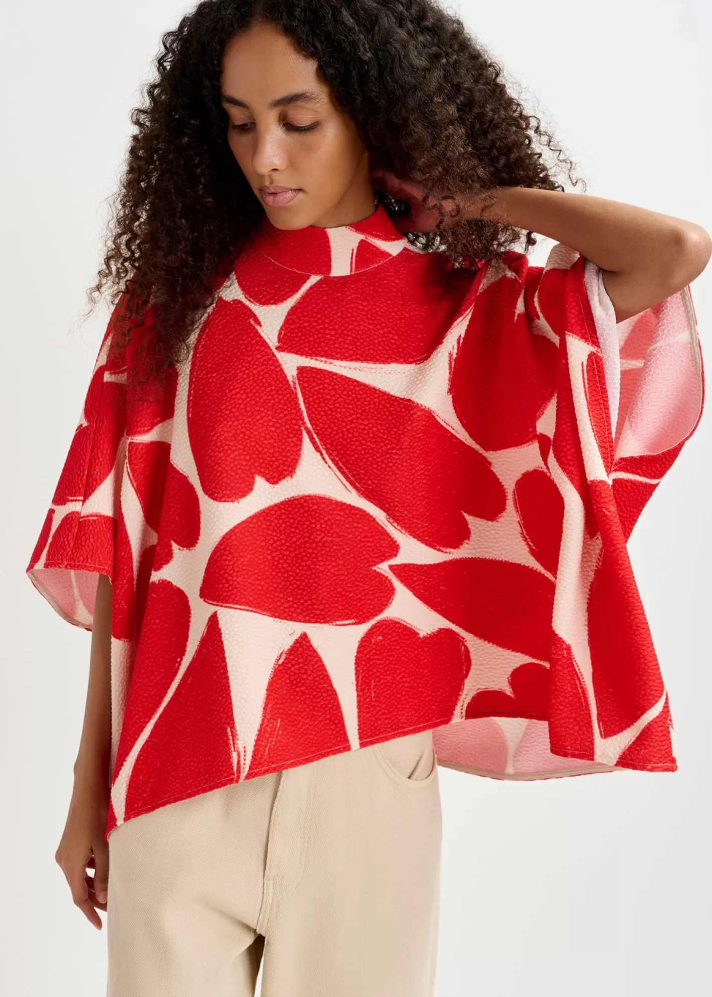 Store Off-white and red oversized top with stand-up collar Fall 2024 Collection | Tops & Blouses